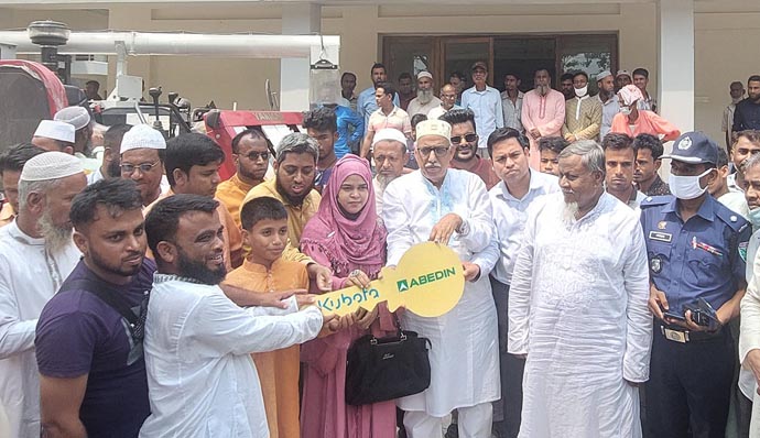 বানিয়াচংয়ে ভর্তুকি মূল্যে কৃষি যন্ত্রপাতি বিতরণ