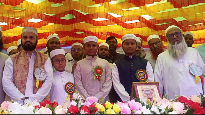 বানিয়াচংয়ে বিশ্বজয়ী ও দেশসেরা তিন কুরআনের হাফিজকে গণসংবর্ধনা